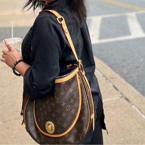 Authentic Preloved LV Tulum GM Monogram Canvas Shoulder bag.